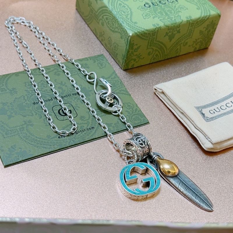 G*u*i necklaces